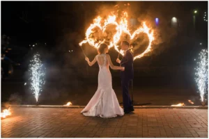 Tűzzsonglőr műsorok esküvőre.