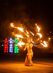 Debreceni Virágkarnevél tűzzsonglőr bemutató.